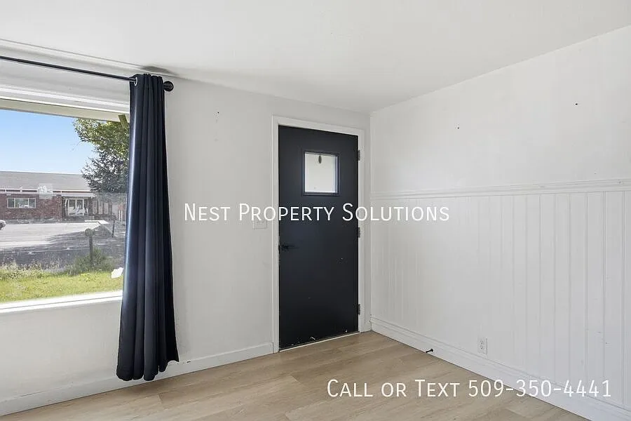 Brand New Price! Newly Remodeled 2 Bedroom Home in Ephrata — Photo 2