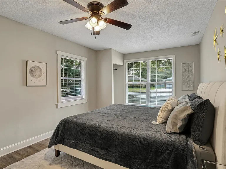 720 Dixon St — Photo 21