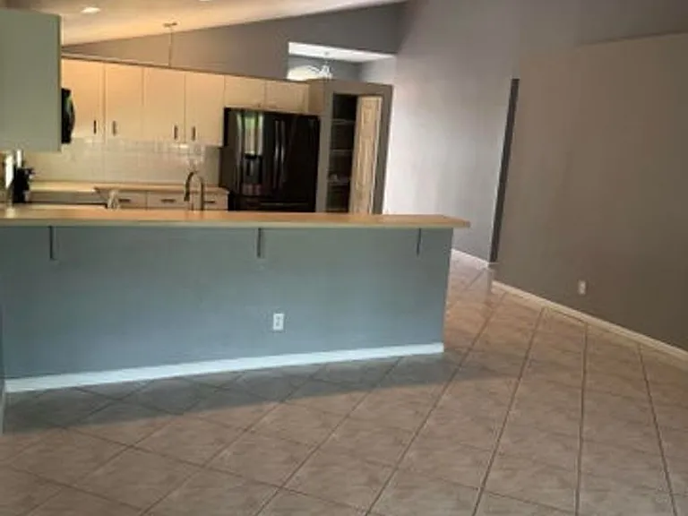 8202 White Rock Cir — Photo 2