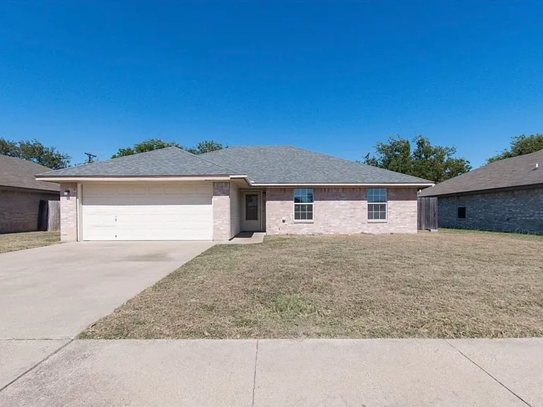 2501 Westwood Dr — Photo 13