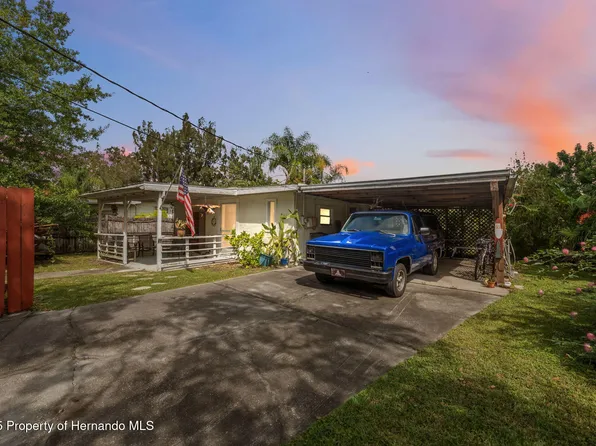 5853 Mariposa Dr, Holiday, FL 34690