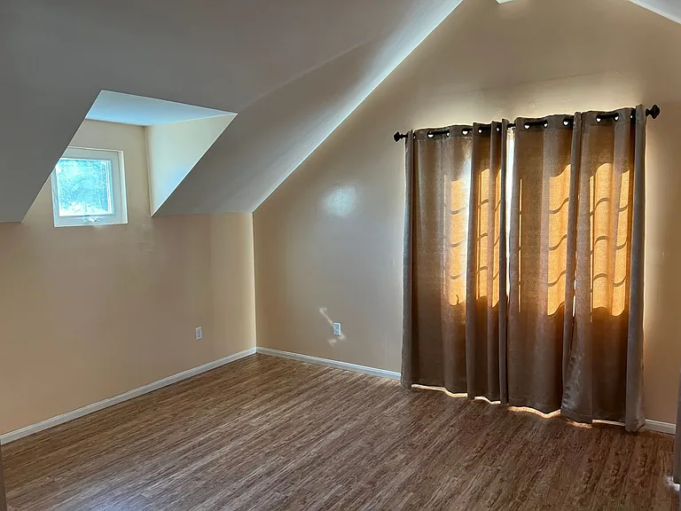 1428 Chino St — Photo 12
