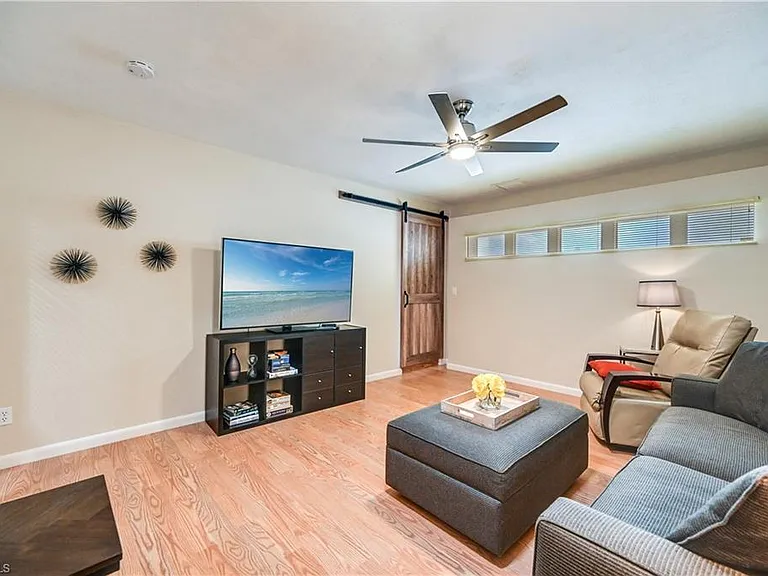 878 Meadowland Dr #4 — Photo 11