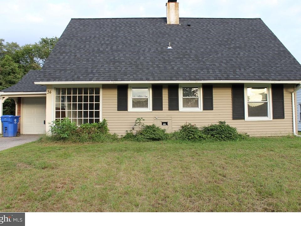 1st image of 34 Buckingham Dr