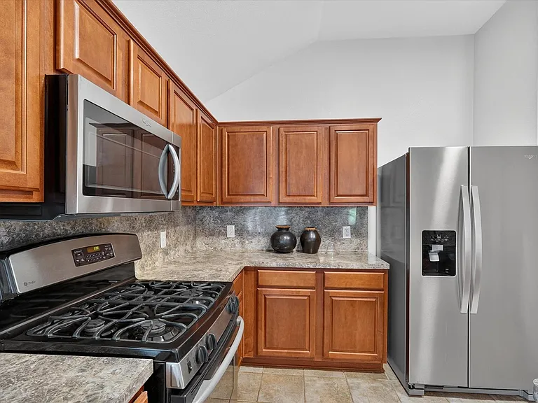 9324 Warren Dr — Photo 8