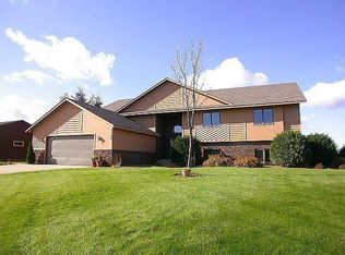 1785 Cyoress Rd, Saint Cloud, MN 56303