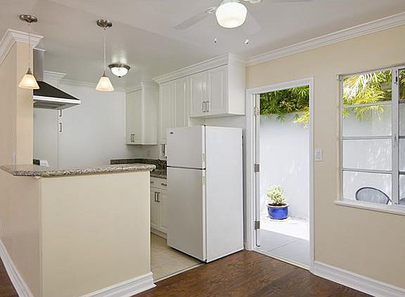 5th image of 419 Orange Ave