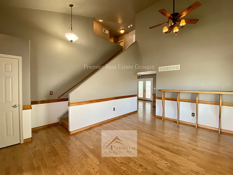 865 Winebrook Way — Photo 3