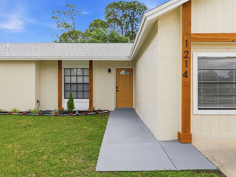 1214 Pace Dr NW — Photo 3
