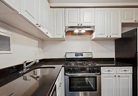 4th image of 11 E 88th St #6BC