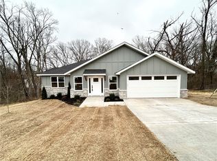 28 Hebrides Ln, Bella Vista, AR 72715