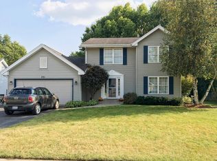 231 Teakwood Rd, Machesney Park, IL 61115