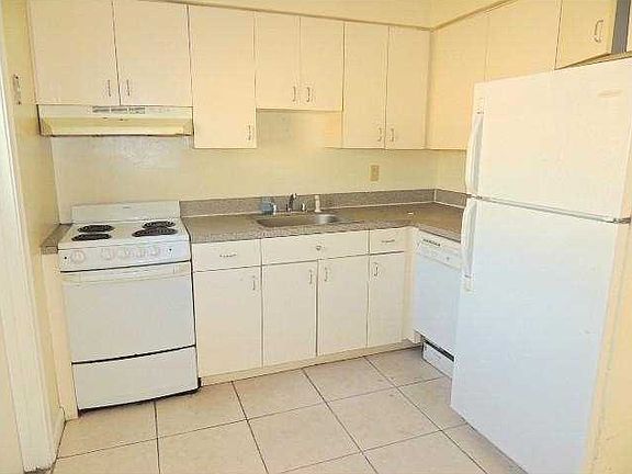 3rd image of 205 NE 8th St