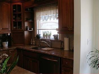 4th image of 225 Nassau Ave