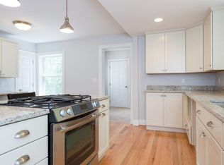 420 Pine Hill Rd, Cape Neddick, ME 03902