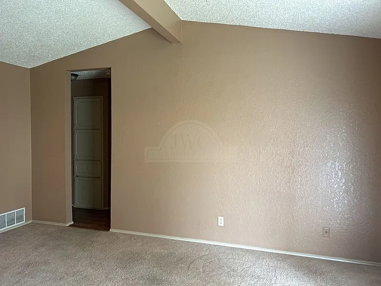 2212 Silverhill Dr — Photo 12