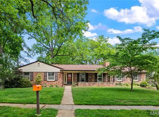 429 Geyer Forest Dr, Saint Louis, MO 63122