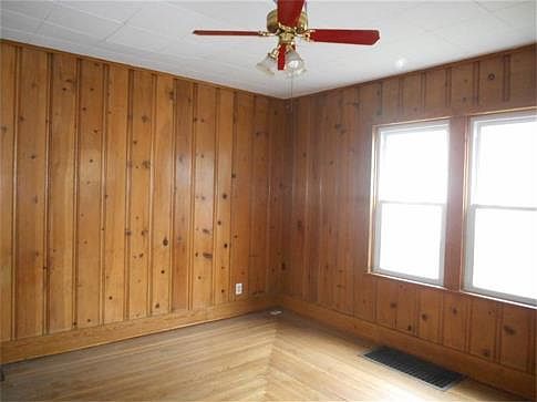 4th image of 2405 Grand Ave