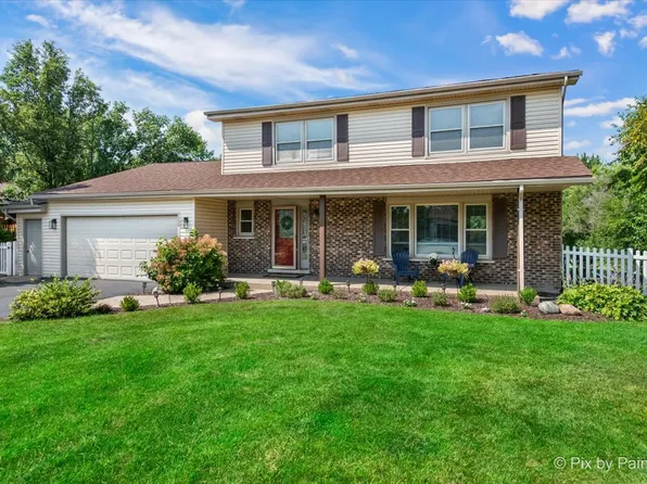 906 Edward St, Wheeling, IL 60090