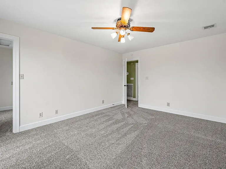 108 Rolling Meadow Dr — Photo 32