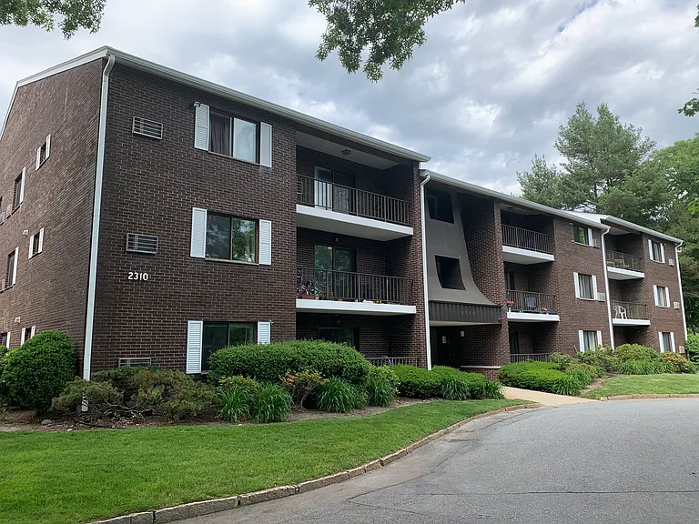 2310 Commonwealth Ave #2 — Photo 9