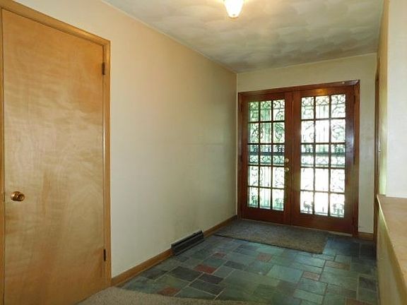 2nd image of 507 Fairview Blvd