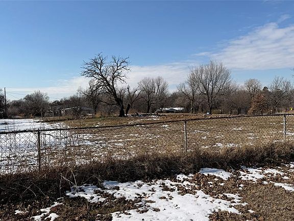2nd image of 1915 N Avery Ave Lot 87-88