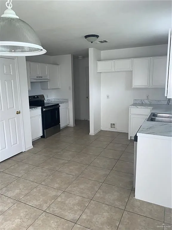 3 bed, 2.5 bath, 1885 sqft, $1,800 — Photo 4