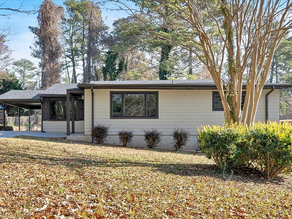 3296 Conestoga Trl SW