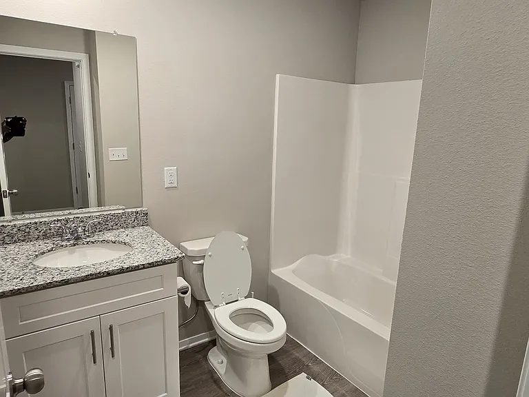 6605 NW Kathleen St — Photo 32