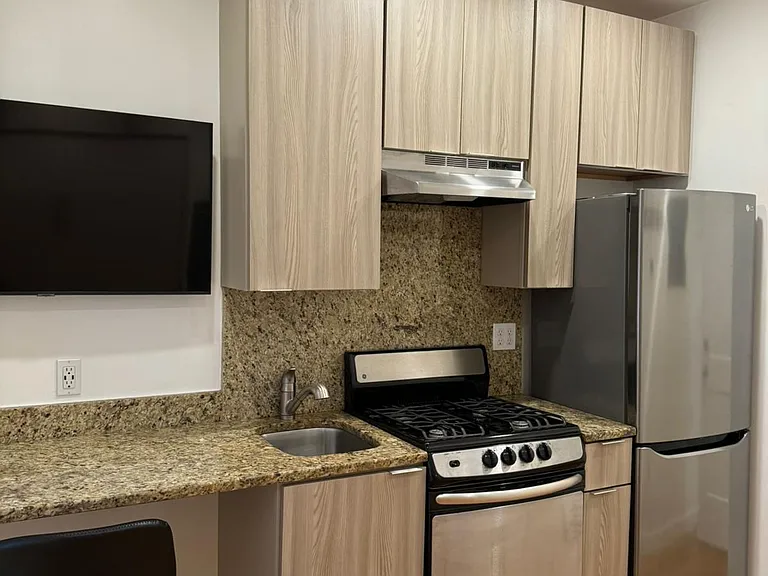 BOSTON COMFORT SUITES — Photo 18