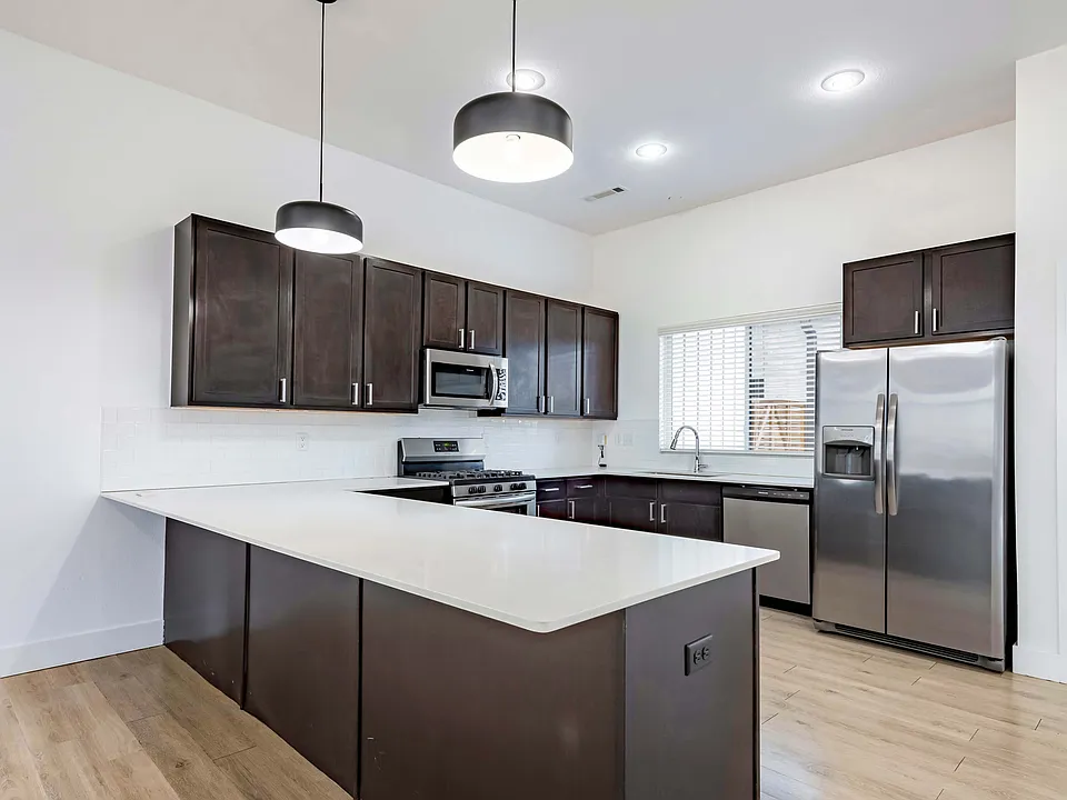 215 SE 34th St