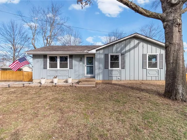 503 Sycamore Dr, Richmond, MO 64085