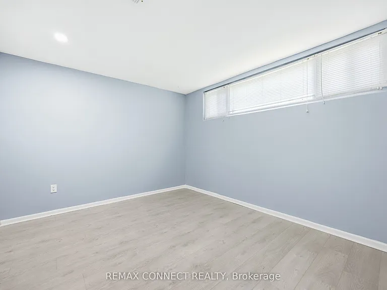 50 Palmerston Ave #LOWER — Photo 6