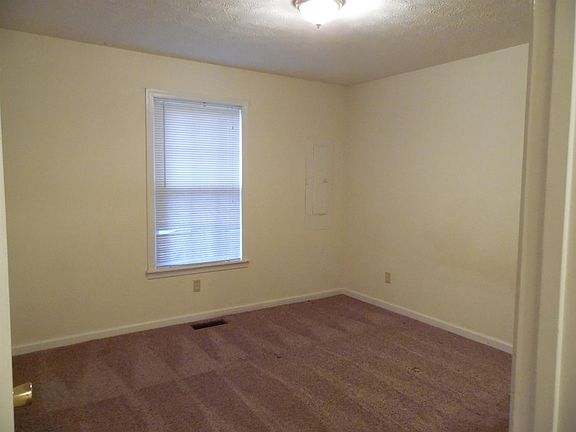 5th image of 204 Poplar Cir #A