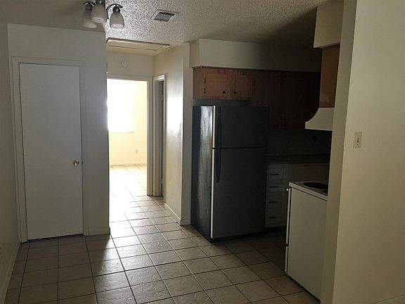 4th image of 5400 Stanley Dr