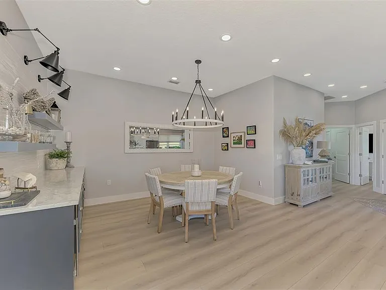 561 Fallbrook Dr — Photo 19