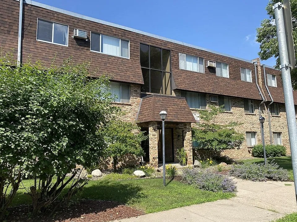 3912 Minnehaha