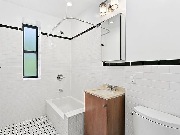 5th image of 337 W 21st St APT 3D