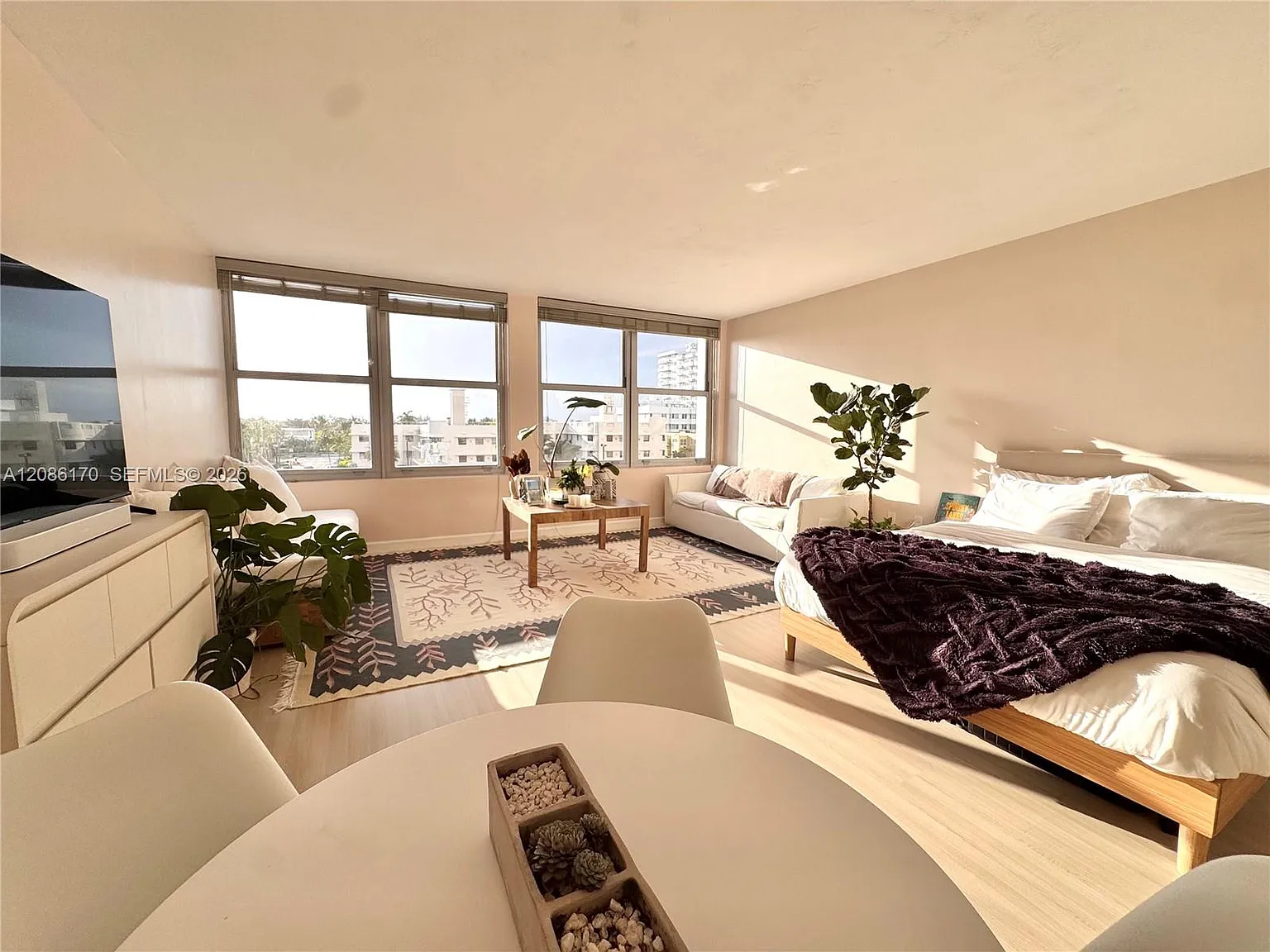 Triton Tower Condo — Photo 3