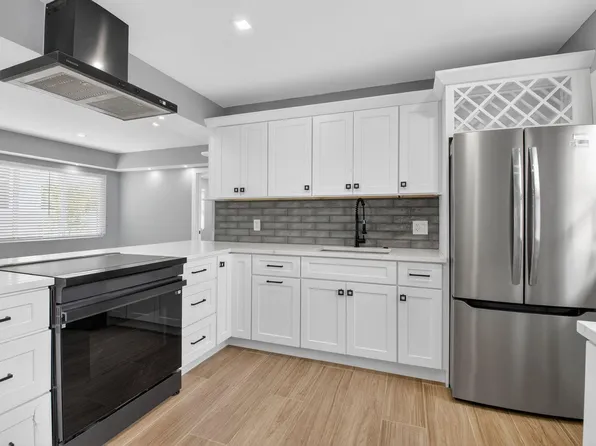 341 SE 3rd Ave #1, Delray Beach, FL 33483