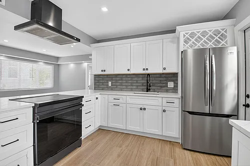 341 SE 3rd Ave #1 Photo 1