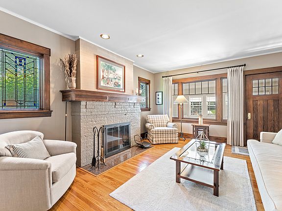 5th image of 381 N Montclair Ave