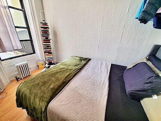 1st image of 254 E 112th St #2B