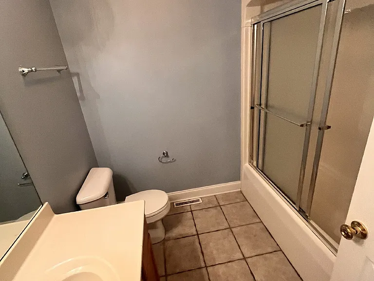 310 York St — Photo 15