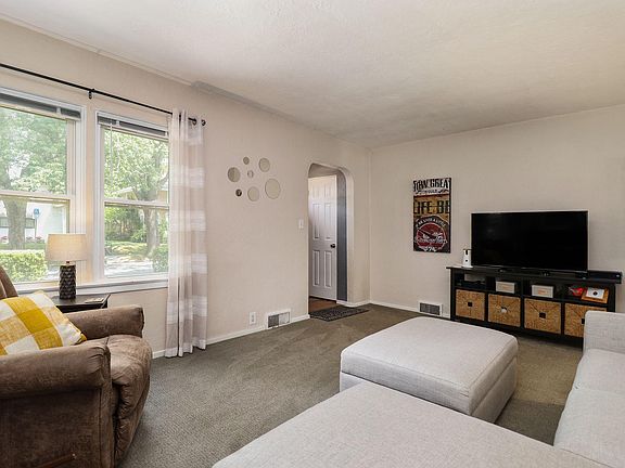 5th image of 431 N Sunnyside Ave