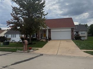 1069 Saratoga Springs Ct, Florissant, MO 63034