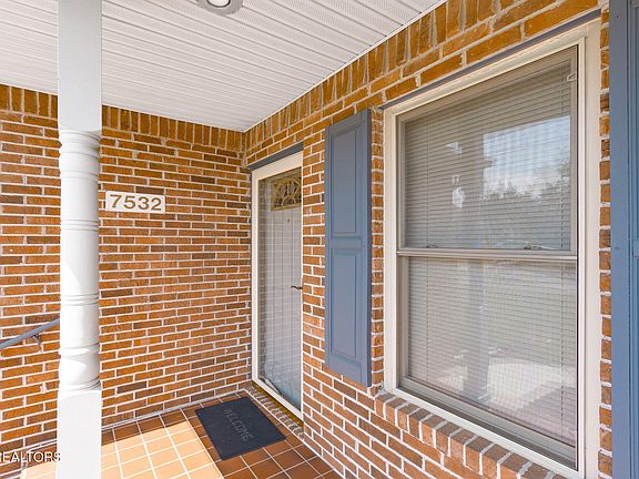 4th image of 7532 Larue Ln
