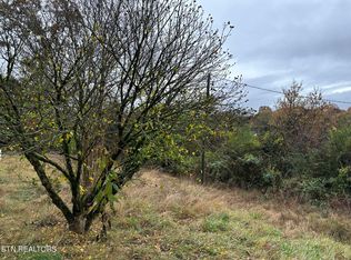 210 Highland Ave, Clinton, TN 37716