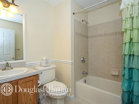 5th image of 125 Pond Cir